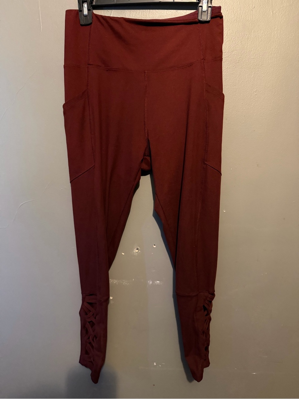 Source Unknown Burgundy High-Rise Leggings with Lattice Ankle Detail